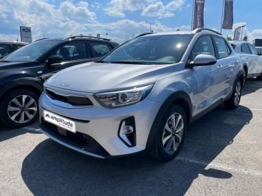 Voir le détail de l'offre de cette KIA Stonic 1.0 T-GDi 120ch MHEV Active iBVM6 de 2022 en vente à partir de 194.06 €  / mois